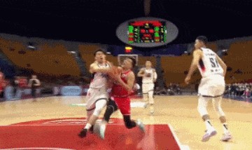 华体会hth体育-No！郭艾伦痛哭！合同年突发伤病......